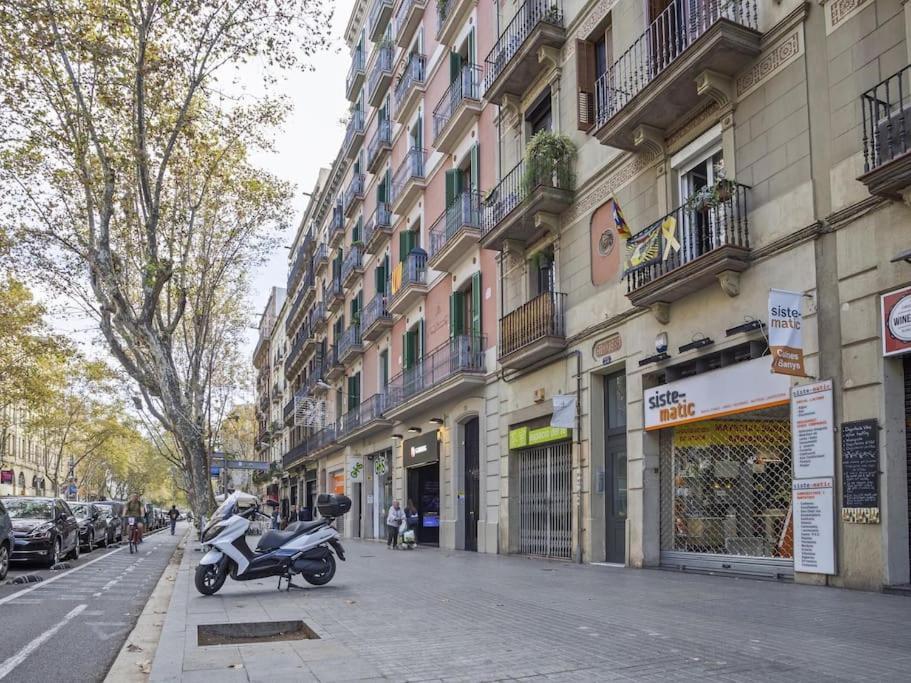 ¡Apartamento En El Centro De Barcelona! Экстерьер фото